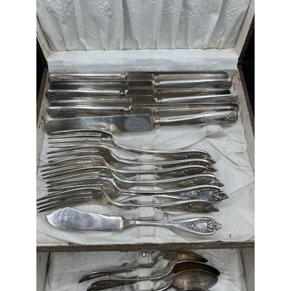 Antique Rogers Bros. XS Triple Silver Plated Set With ORIGINAL Oak Box 27pc Set